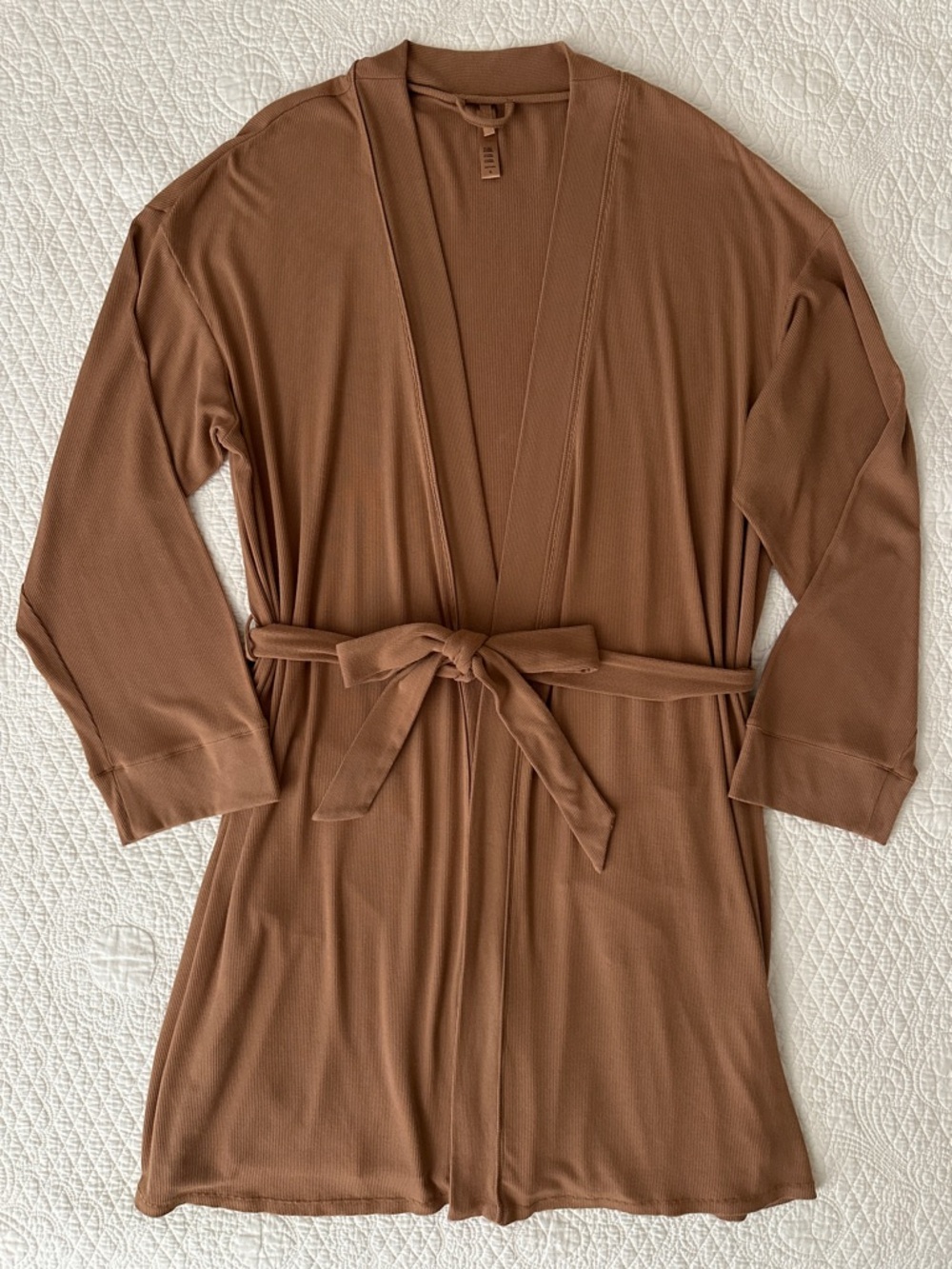 SKIMS Soft Lounge Ribbed Short Robe Camel Brown XL - Picture 9 of 9